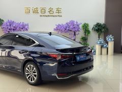 Lexus ES 300h Excellence - ფოტო 8