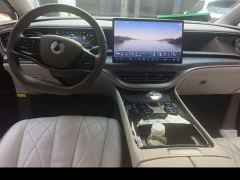 Denza D9 DM-i 1040 Premium - ფოტო 13