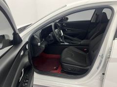 Hyundai Elantra 1.5L CVT Luxury - ფოტო 20