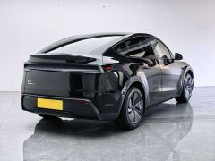 Tesla Model Y Rear-Wheel Drive - ფოტო 5