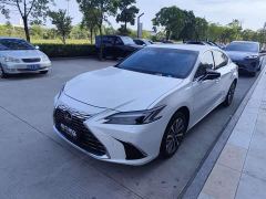 Lexus ES 200 Premium Edition - фото 1