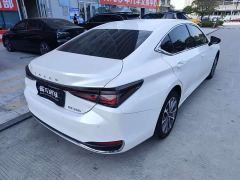 Lexus ES 200 Premium Edition - фото 8