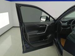 Toyota Vland 2.0L CVT AWD Luxury - photo 7