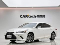 Lexus ES 200 Excellence Edition - ფოტო 1