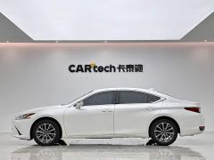 Lexus ES 200 Excellence Edition - ფოტო 2