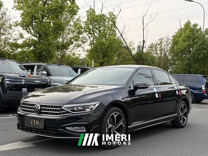 Volkswagen Magotan 2 Million Units Commemorative Edition 330TSI DSG Leading Version - автомобиль из Китая