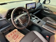 Toyota Gravia 2.5L Hybrid Prestige Plus AWD - фото 7