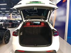 Tesla Model Y Long Range All-Wheel Drive - ფოტო 18