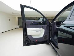 FAW Red Flag E-HS9 690km Range Flagship Edition Six-Seater - ფოტო 14