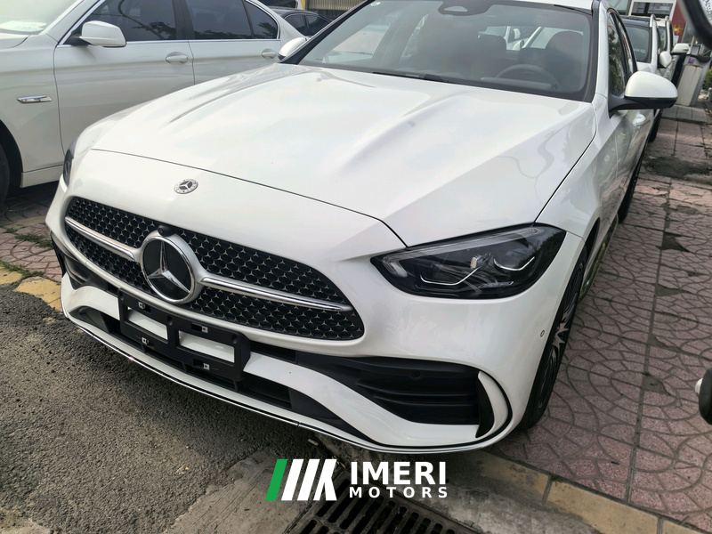 Mercedes-Benz C-Class C 200 L Sports sedan