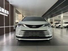 Toyota Sienna 2.5L Hybrid Platinum Edition - фото 2
