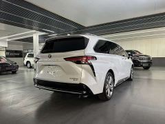 Toyota Sienna 2.5L Hybrid Platinum Edition - фото 7