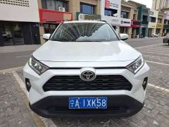Toyota RAV4 2.0L CVT FWD Urban Edition - фото 2