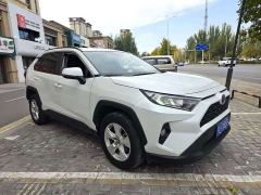 Toyota RAV4 2.0L CVT FWD Urban Edition - фото 3