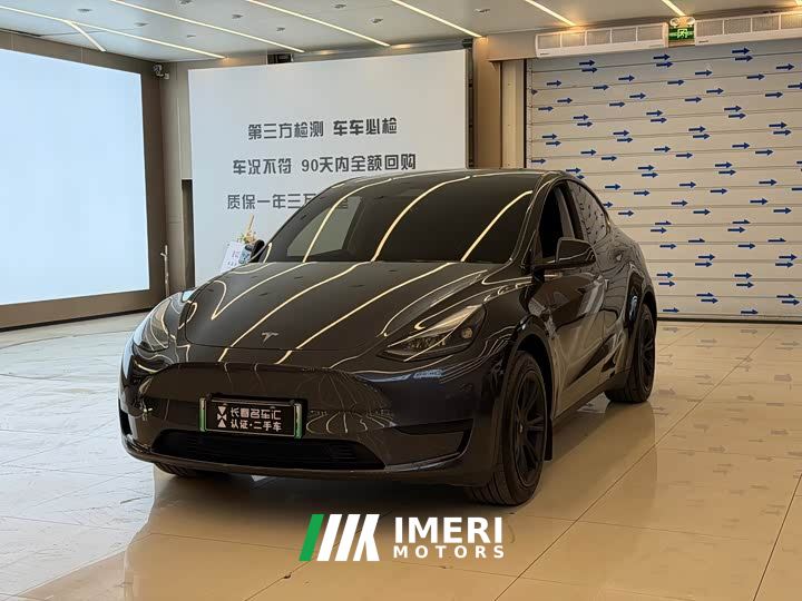 Tesla Model Y Rear-Wheel Drive - автомобиль из Китая