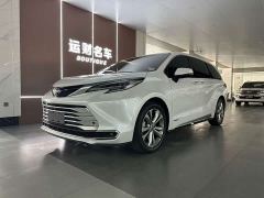 Toyota Sienna 2.5L Hybrid Platinum Edition - фото 1