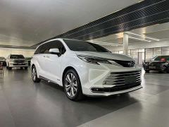 Toyota Sienna 2.5L Hybrid Platinum Edition - фото 3