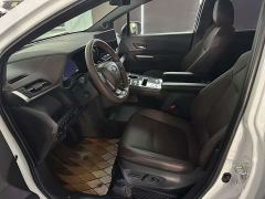 Toyota Sienna 2.5L Hybrid Platinum Edition - фото 4
