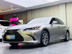 Lexus ES 200 Excellence Edition - ფოტო 1