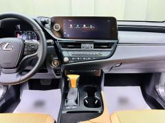 Lexus ES 200 Excellence Edition - ფოტო 12