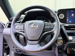 Lexus ES 200 Excellence Edition - ფოტო 3