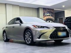 Lexus ES 200 Excellence Edition - ფოტო 5