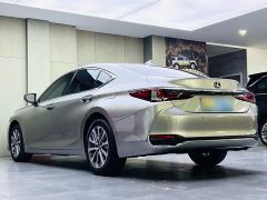 Lexus ES 200 Excellence Edition - ფოტო 6