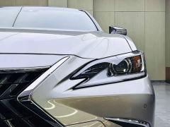 Lexus ES 200 Excellence Edition - ფოტო 8