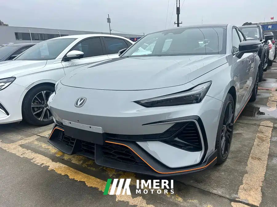 Changan UNI-V 1.5T 500Bar Luxury Edition - ავტომობილი ჩინეთიდან