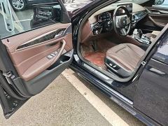 BMW 5 Series Facelift 525Li M Sport Package - ფოტო 15