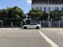 BMW 3 Series 330i M Sport Night Edition Package - ფოტო 5