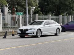 BMW 5 Series Facelift 530Li Luxury Edition Premium Package - ფოტო 1