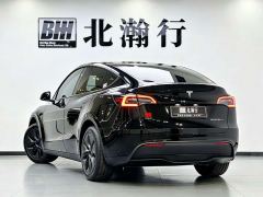 Tesla Model Y Long Range All-Wheel Drive - ფოტო 6