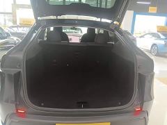 Tesla Model Y Rear-Wheel Drive - ფოტო 18