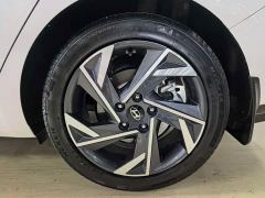 Hyundai Elantra 1.5L CVT Luxury - фото 11