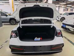 Hyundai Elantra 1.5L CVT Luxury - фото 13