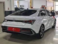Hyundai Elantra 1.5L CVT Luxury - фото 20