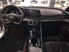 Hyundai Elantra 1.5L CVT Luxury - фото 4