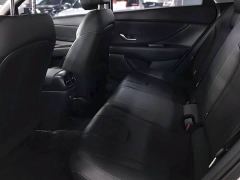 Hyundai Elantra 1.5L CVT Luxury - фото 6