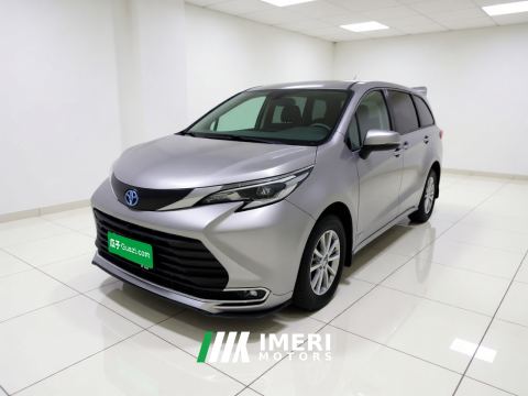 2021 Toyota Sienna 2.5L Hybrid Comfort Edition - автомобиль из Китая