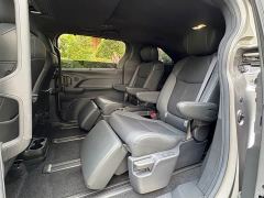 Toyota Sienna 2.5L Hybrid Premium Edition - фото 10