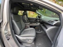 Toyota Sienna 2.5L Hybrid Premium Edition - фото 12