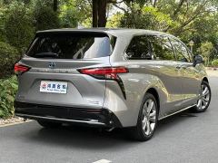 Toyota Sienna 2.5L Hybrid Premium Edition - фото 5