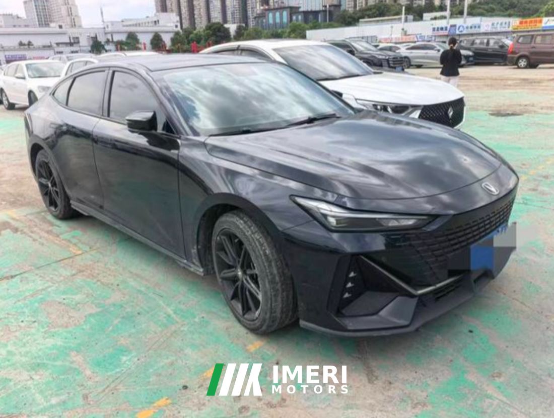 Changan UNI-V 1.5T Version - автомобиль из Китая