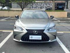Lexus ES 200 Excellence Edition - ფოტო 2