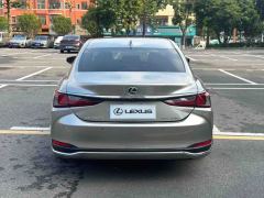Lexus ES 200 Excellence Edition - ფოტო 8