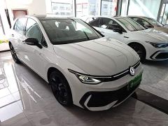 Volkswagen Golf 300TSI R-Line - фото 3