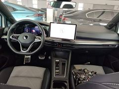 Volkswagen Golf 300TSI R-Line - фото 9