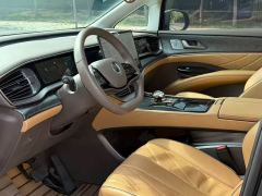 Denza D9 DM-i 970 Luxury - фото 4