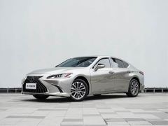 Lexus ES 200 Excellence Edition - photo 1